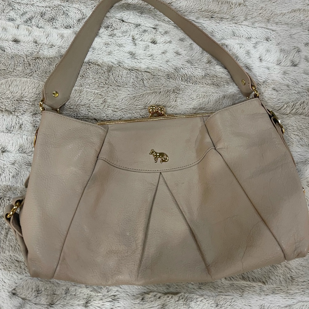 Cream hand bag, good storage & good shape!